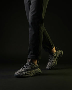 AD 350 Knit Speckled Sneaker