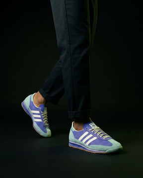 AD 72 Mesh Suede Gum-Sole Runner