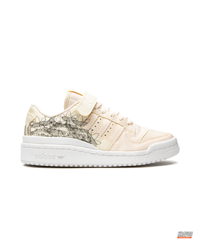 AD 84 Suede Strap Court Trainer
