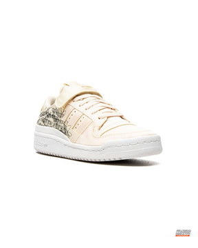 AD 84 Suede Strap Court Trainer