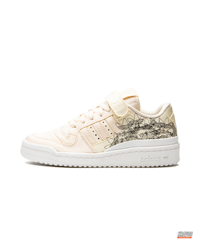 AD 84 Suede Strap Court Trainer