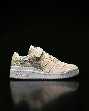 AD 84 Suede Strap Court Trainer