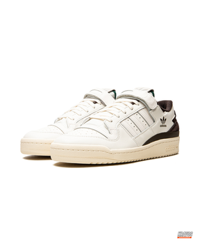 AD 84 Suede Strap Court Trainer