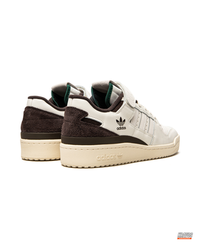 AD 84 Suede Strap Court Trainer