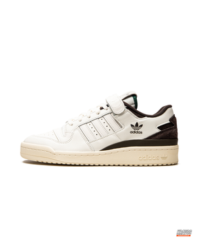 AD 84 Suede Strap Court Trainer