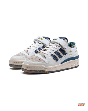 AD 84 Suede Strap Court Trainer