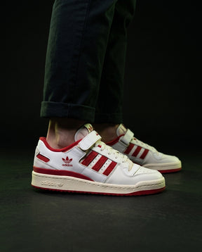 AD 84 Suede Strap Court Trainer White Red