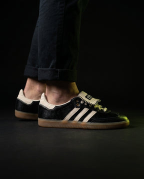 AD Leather Crochet-Tongue Terrace Trainer Black Cream Gum