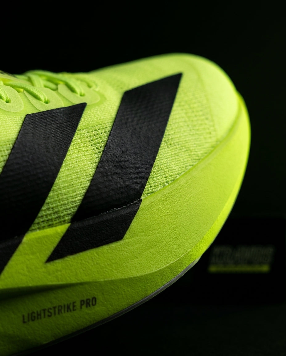 AD Mesh Featherweight Racing Runner Volt Black