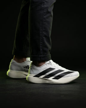 AD Mesh Featherweight Racing Runner White Black