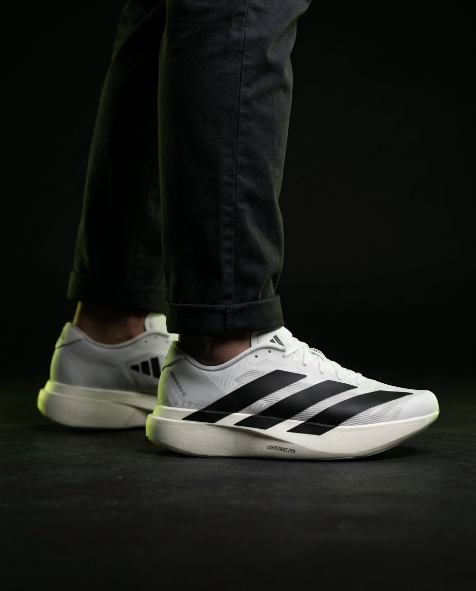AD Mesh Featherweight Racing Runner White Black