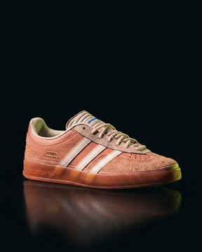 AD Suede Gum-Sole Handball Trainer