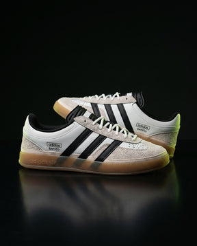 AD Suede Gum-Sole Handball Trainer White Black Gum