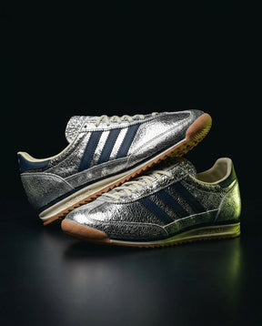 AD Suede Gum-Sole Retro Runner Silver Black Cream