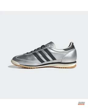 AD Suede Gum-Sole Retro Runner