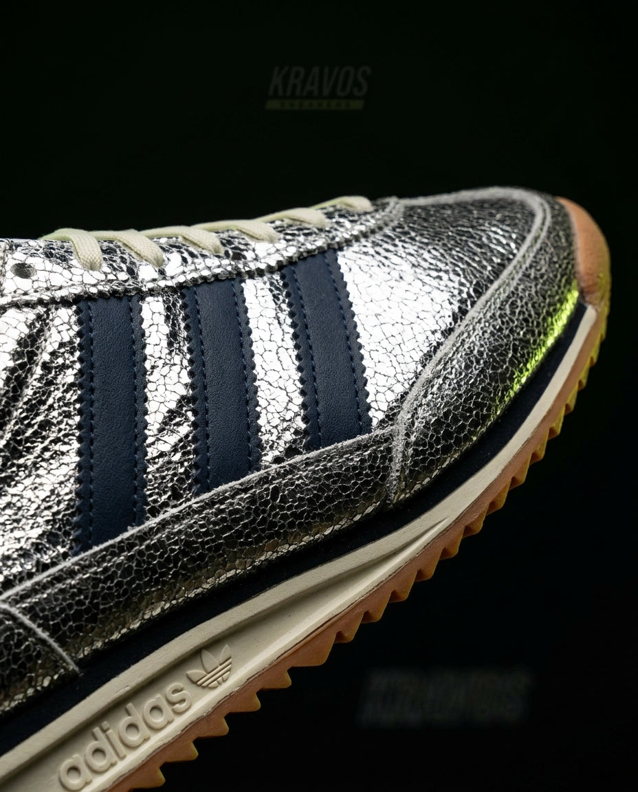 AD Suede Gum-Sole Retro Runner Silver Black Cream