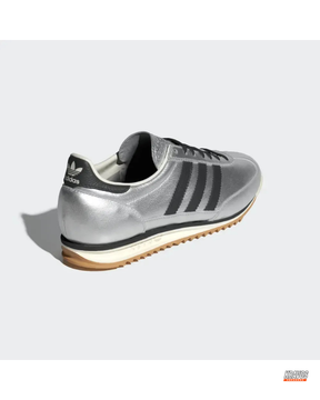 AD Suede Gum-Sole Retro Runner