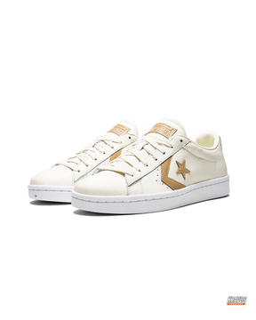 CVS Leather Star-Chevron Court Trainer