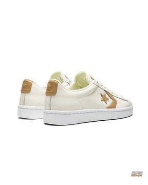 CVS Leather Star-Chevron Court Trainer