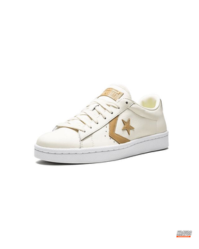 CVS Leather Star-Chevron Court Trainer