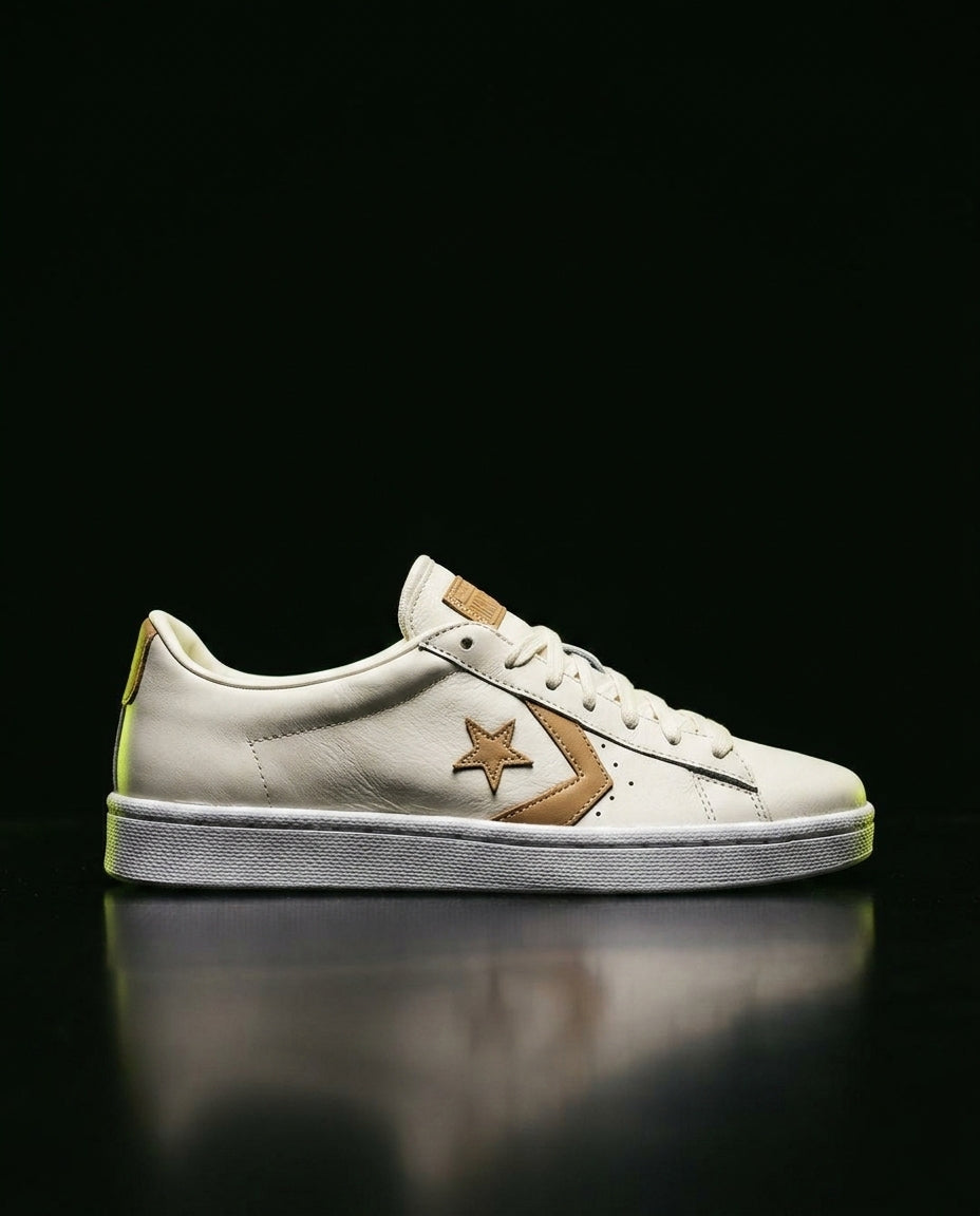 CVS Leather Star-Chevron Court Trainer