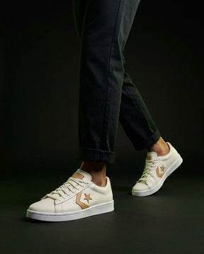 CVS Leather Star-Chevron Court Trainer