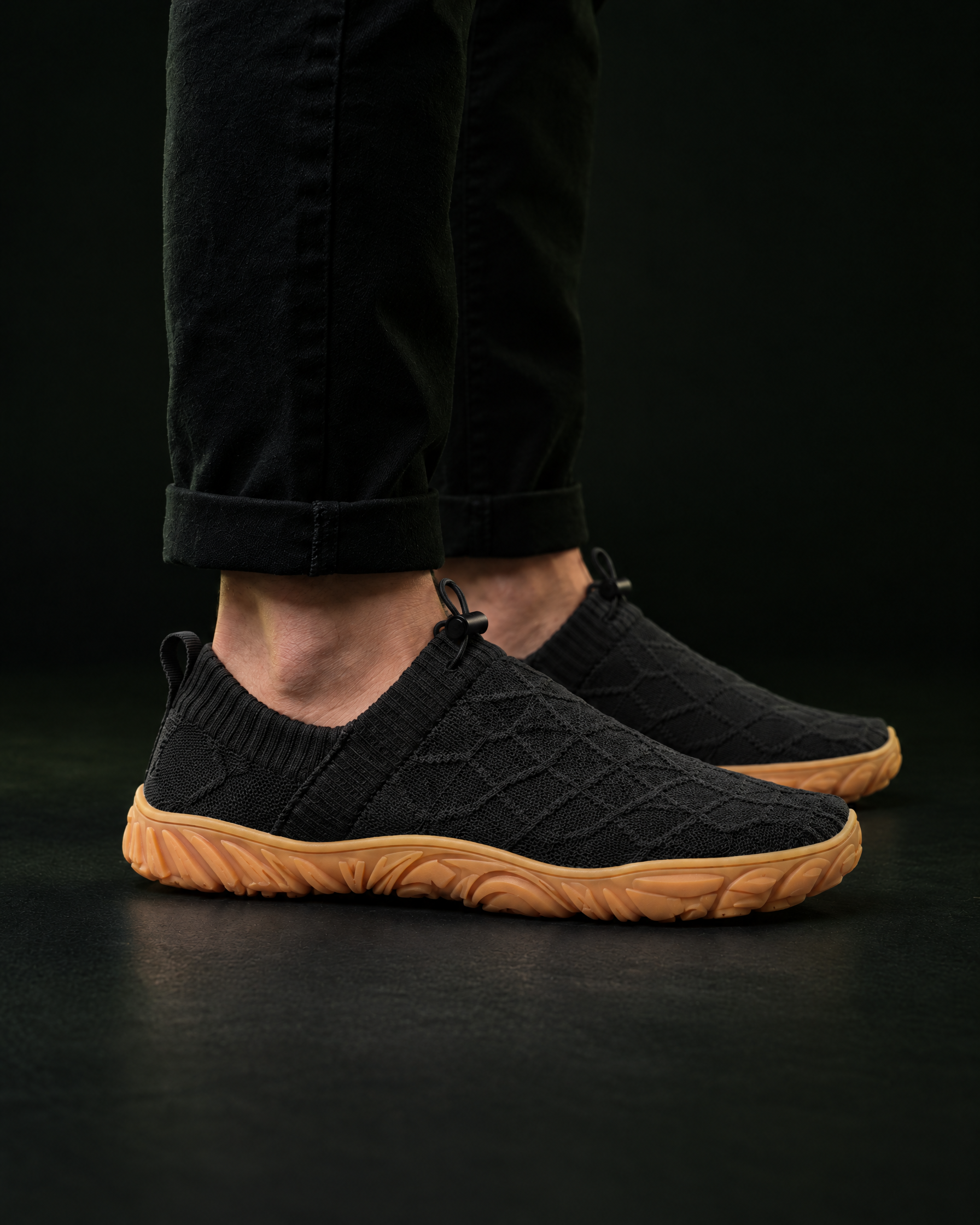 Kravos FlowKnit — Black / Gum — 01-side-profile