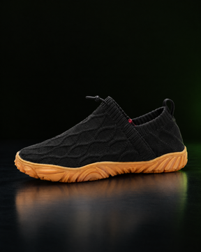 Kravos FlowKnit — Black / Gum — 02-studio-pair