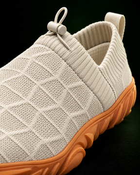 Kravos FlowKnit — Cream / Gum — 04-macro-detail
