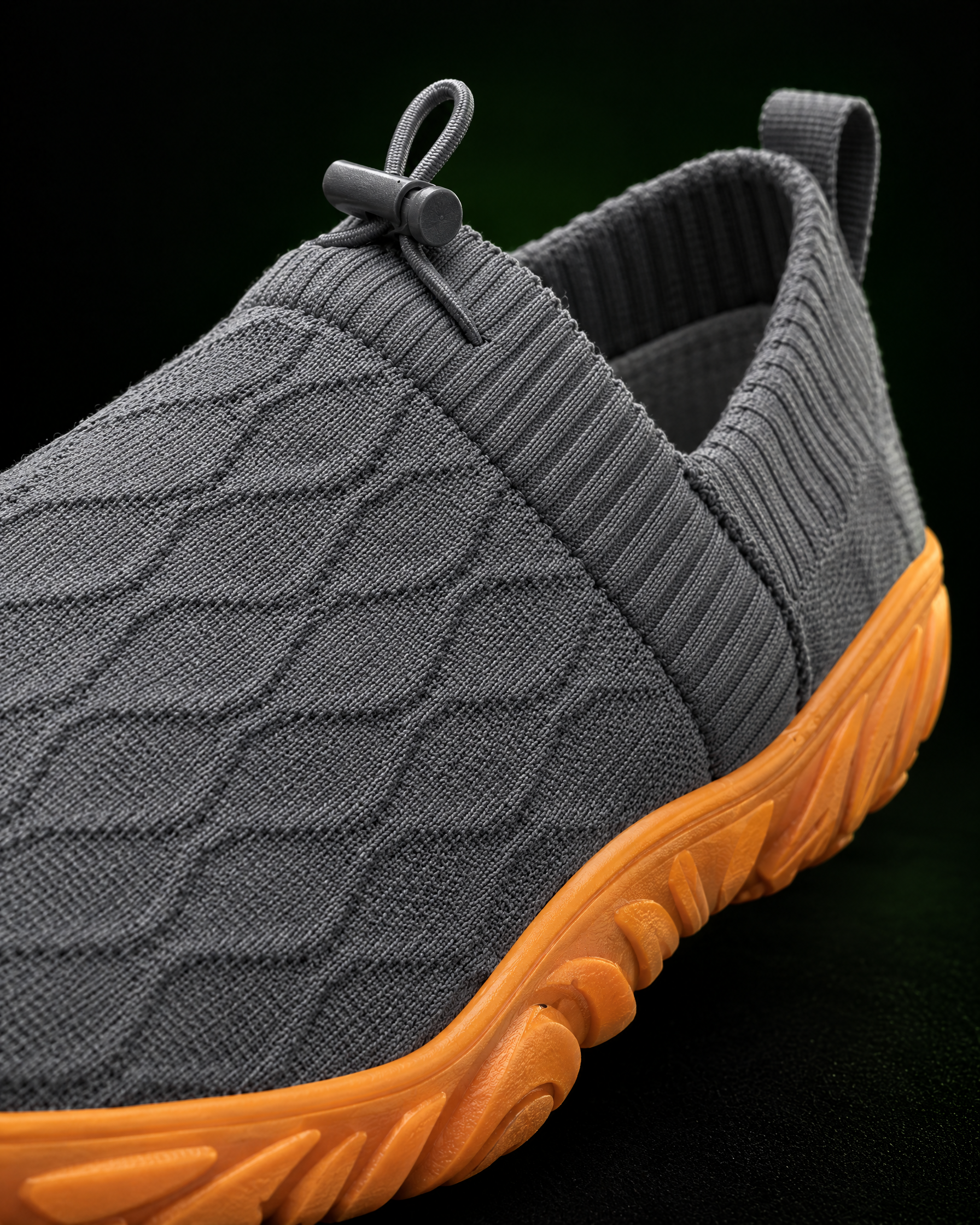 Kravos FlowKnit — Grey / Gum — 04-macro-detail