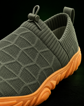 Kravos FlowKnit — Olive / Gum — 04-macro-detail