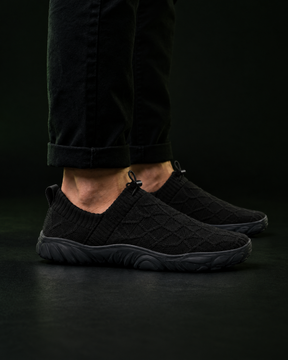 Kravos FlowKnit — Triple Black — 01-side-profile