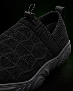 Kravos FlowKnit — Triple Black — 04-macro-detail