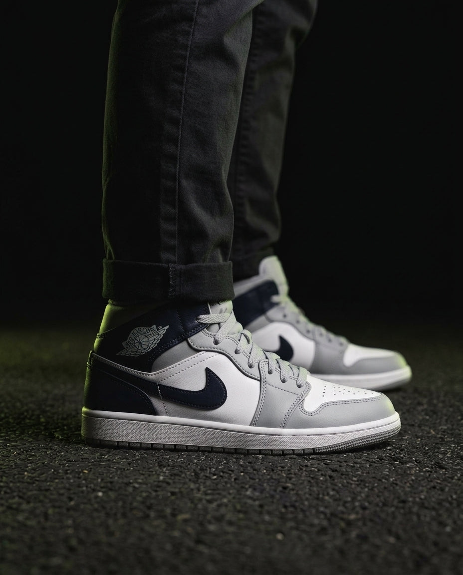 JDN Leather Panelled Wings Mid Trainer