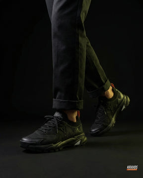 LV Mesh Lugged-Sole Trail Runner Triple Black