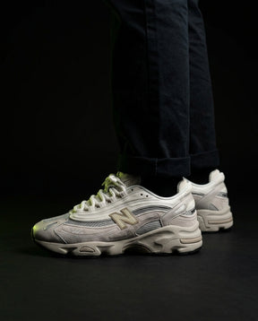 NB 1000 Mesh Layered Runner Grey White Cream