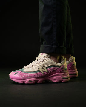 NB 1000 Mesh Layered Runner Pink Cream Green