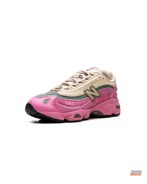 NB 1000 Mesh Layered Runner