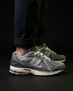 NB 1906R Mesh Layered Chunky Runner Grey Cream