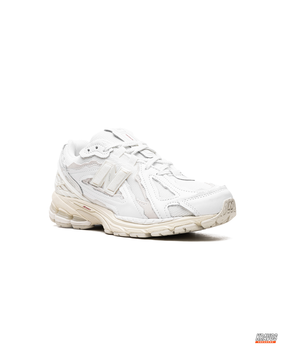 NB 1906R Mixed Panelled Retro Runner