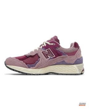 NB 2002R Suede Layered Runner