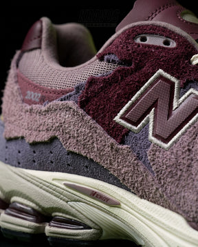 NB 2002R Suede Layered Runner Burgundy Grey
