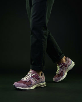 NB 2002R Suede Layered Runner