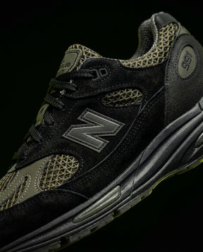 NB 991 Suede Mesh Panelled Trainer