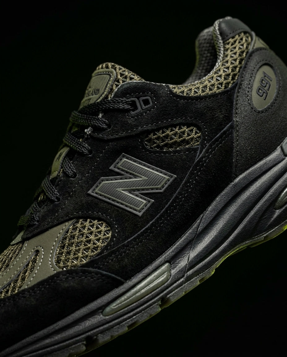 NB 991 Suede Mesh Panelled Trainer