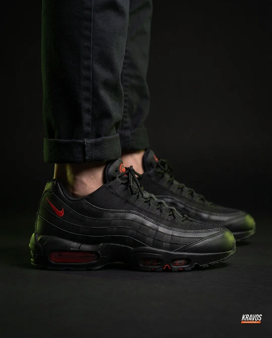 NK 95 Mesh Layered Wave Runner Black Red