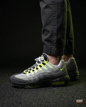 NK 95 Mesh Layered Wave Runner Grey Black Volt