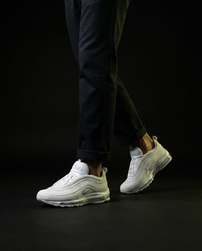 NK 97 Mesh Layered Wave Runner Triple White
