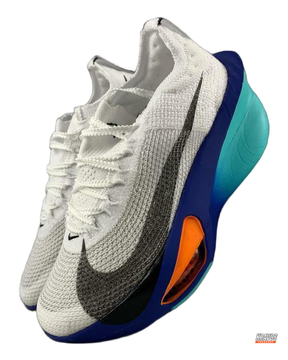 NK Flyknit Carbon-Plate Racing Runner