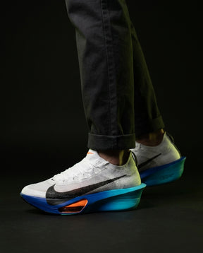 NK Flyknit Carbon-Plate Racing Runner